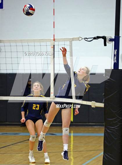 Thumbnail 2 in Avon vs. RHAM (CIAC Class L Semifinal) photogallery.