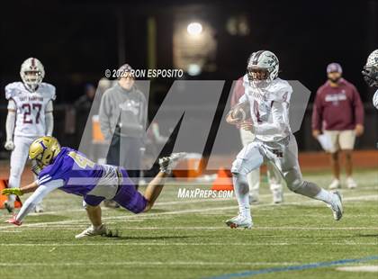 Thumbnail 3 in East Hampton vs Islip (Section 11 Division 3 Football Quarterfinal) photogallery.