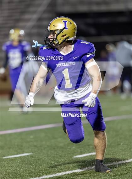 Thumbnail 3 in East Hampton vs Islip (Section 11 Division 3 Football Quarterfinal) photogallery.