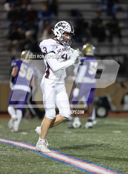 Thumbnail 1 in East Hampton vs Islip (Section 11 Division 3 Football Quarterfinal) photogallery.