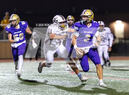 Thumbnail 1 in East Hampton vs Islip (Section 11 Division 3 Football Quarterfinal) photogallery.