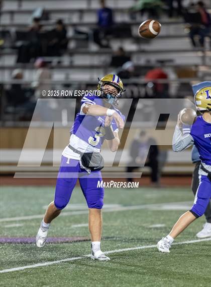 Thumbnail 1 in East Hampton vs Islip (Section 11 Division 3 Football Quarterfinal) photogallery.