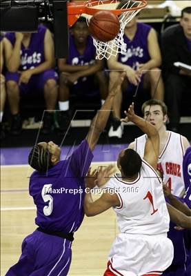 Thumbnail 2 in St. Augustine vs. Santa Cruz (State D3 Final)#2 photogallery.