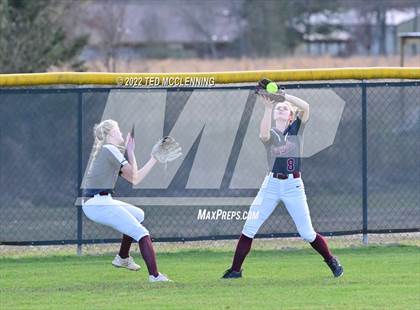 Thumbnail 2 in Atkins vs Perryville photogallery.