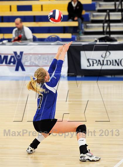 Thumbnail 2 in Branson vs. La Jolla Country Day (CIF State D5 Final) photogallery.