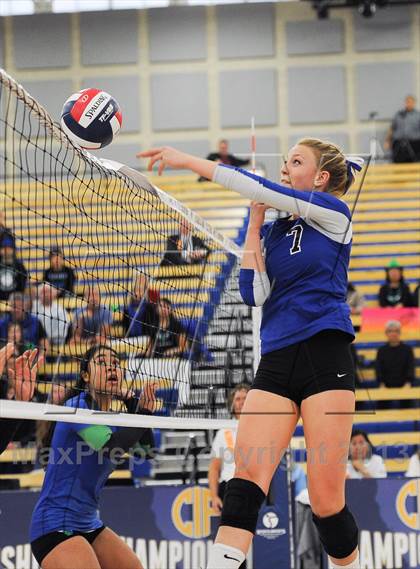 Thumbnail 3 in Branson vs. La Jolla Country Day (CIF State D5 Final) photogallery.