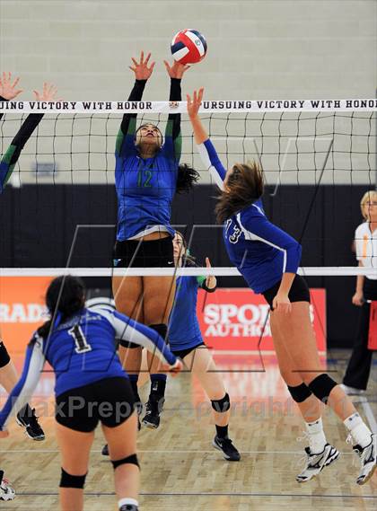 Thumbnail 3 in Branson vs. La Jolla Country Day (CIF State D5 Final) photogallery.