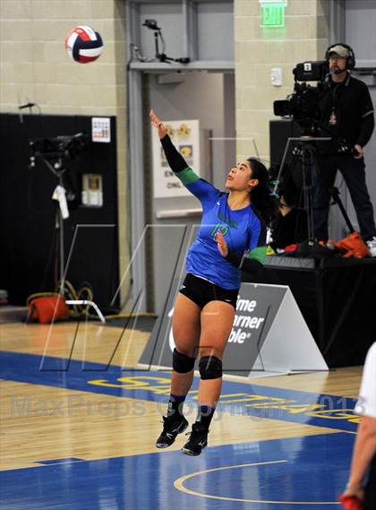 Thumbnail 3 in Branson vs. La Jolla Country Day (CIF State D5 Final) photogallery.