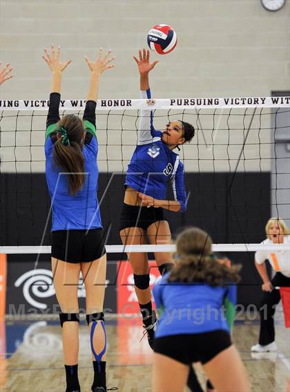 Thumbnail 1 in Branson vs. La Jolla Country Day (CIF State D5 Final) photogallery.