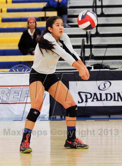 Thumbnail 2 in Branson vs. La Jolla Country Day (CIF State D5 Final) photogallery.