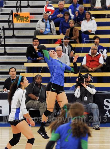 Thumbnail 3 in Branson vs. La Jolla Country Day (CIF State D5 Final) photogallery.