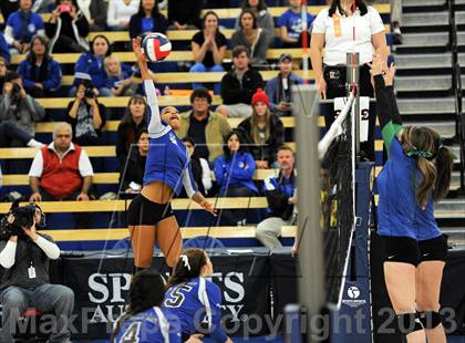 Thumbnail 3 in Branson vs. La Jolla Country Day (CIF State D5 Final) photogallery.