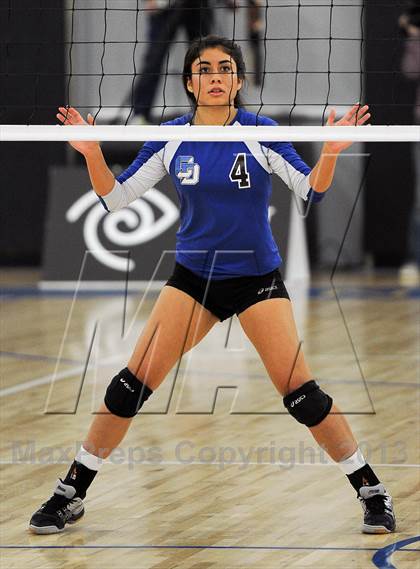 Thumbnail 3 in Branson vs. La Jolla Country Day (CIF State D5 Final) photogallery.