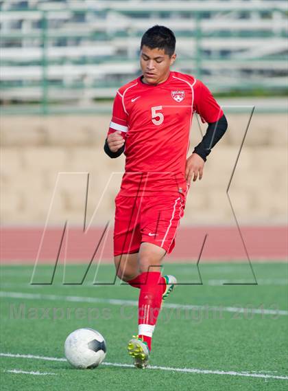 Thumbnail 2 in MacArthur [Douglas] vs Bel Air (NISD Boys Soccer Showcase) photogallery.