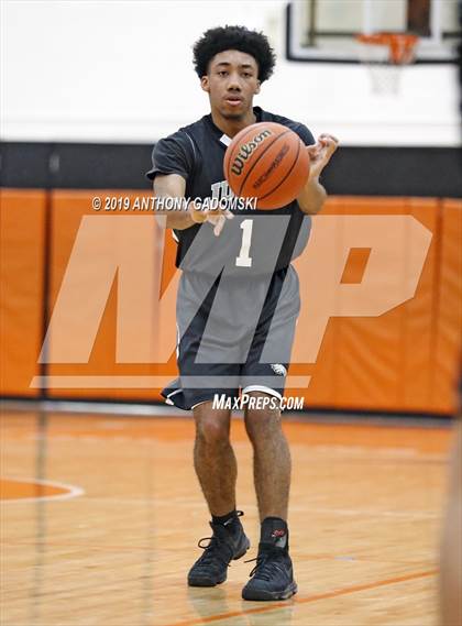 Thumbnail 3 in Juarez vs. Jones (IHSA Chicago Regional Quarterfinal) photogallery.