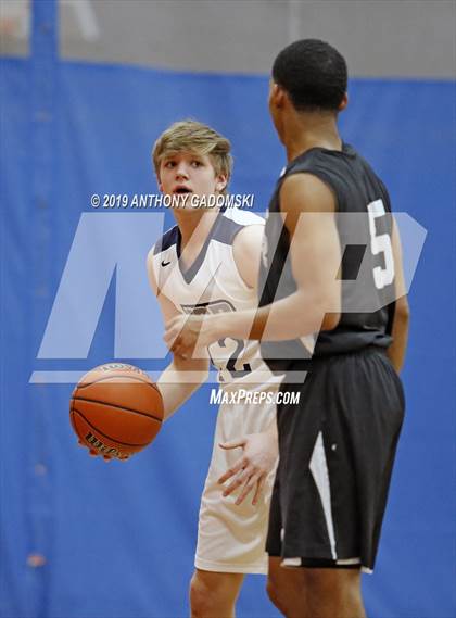 Thumbnail 1 in Juarez vs. Jones (IHSA Chicago Regional Quarterfinal) photogallery.