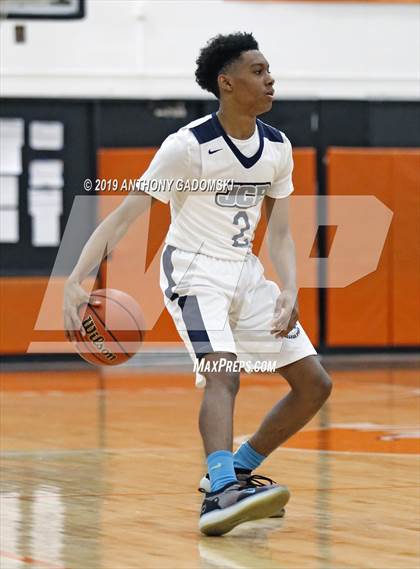 Thumbnail 2 in Juarez vs. Jones (IHSA Chicago Regional Quarterfinal) photogallery.