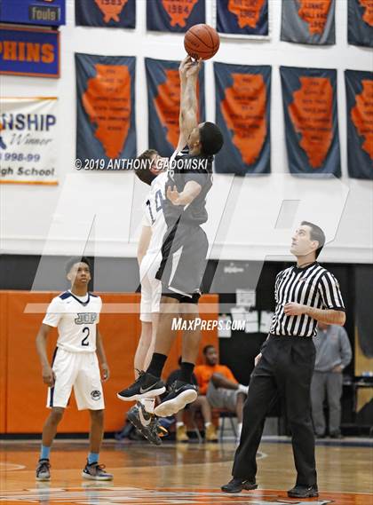 Thumbnail 1 in Juarez vs. Jones (IHSA Chicago Regional Quarterfinal) photogallery.