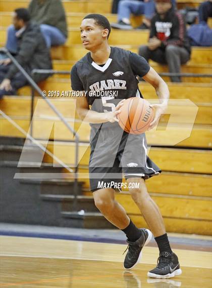 Thumbnail 3 in Juarez vs. Jones (IHSA Chicago Regional Quarterfinal) photogallery.