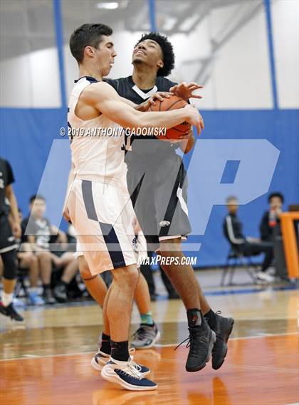 Thumbnail 1 in Juarez vs. Jones (IHSA Chicago Regional Quarterfinal) photogallery.