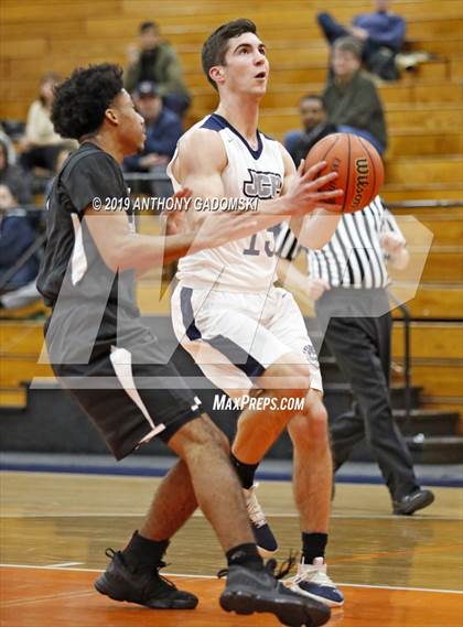 Thumbnail 2 in Juarez vs. Jones (IHSA Chicago Regional Quarterfinal) photogallery.