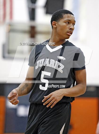 Thumbnail 3 in Juarez vs. Jones (IHSA Chicago Regional Quarterfinal) photogallery.