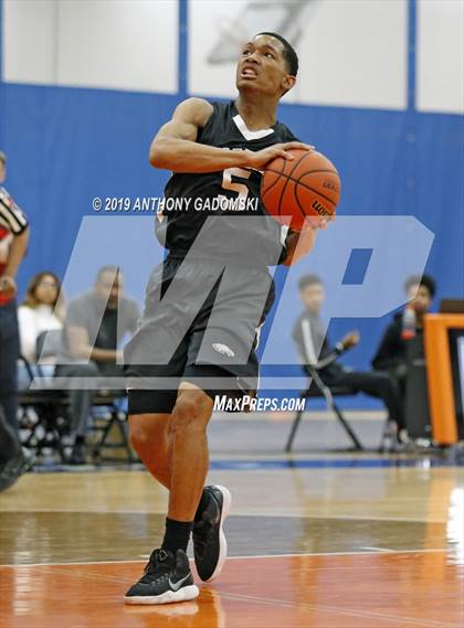 Thumbnail 2 in Juarez vs. Jones (IHSA Chicago Regional Quarterfinal) photogallery.