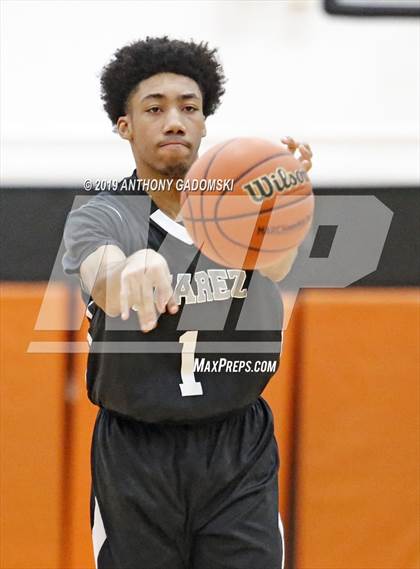 Thumbnail 2 in Juarez vs. Jones (IHSA Chicago Regional Quarterfinal) photogallery.