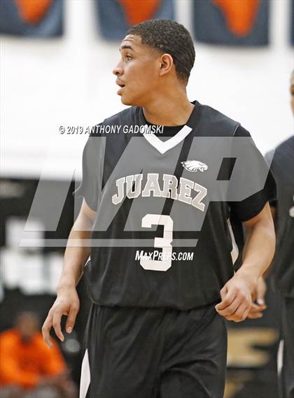 Thumbnail 2 in Juarez vs. Jones (IHSA Chicago Regional Quarterfinal) photogallery.