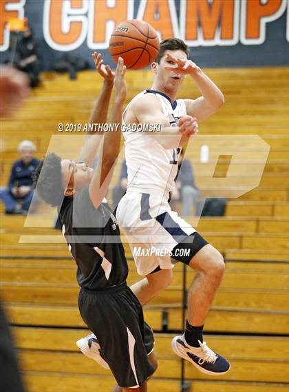 Thumbnail 3 in Juarez vs. Jones (IHSA Chicago Regional Quarterfinal) photogallery.