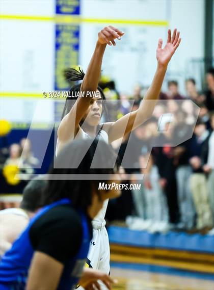 Thumbnail 1 in Valley Central vs Our Lady of Lourdes (Section 9 Class AA Semifinal) photogallery.