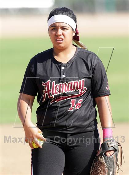 Thumbnail 3 in Alemany @ Bellarmine-Jefferson photogallery.