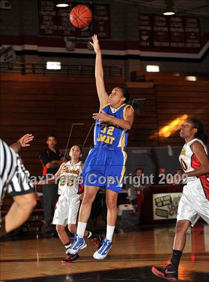 Thumbnail 3 in Etiwanda vs. Bishop Amat (Ayala Best of the West) photogallery.