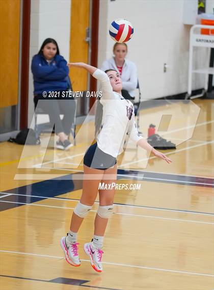 Thumbnail 3 in Perry vs Queen Creek (AIA 6A Round 1) photogallery.