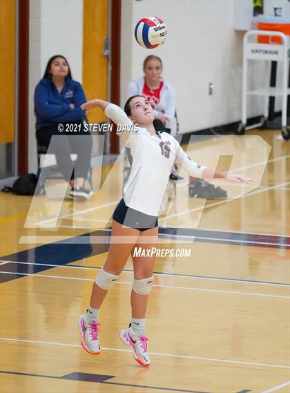 Thumbnail 1 in Perry vs Queen Creek (AIA 6A Round 1) photogallery.