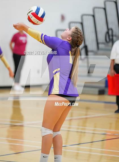 Thumbnail 3 in Perry vs Queen Creek (AIA 6A Round 1) photogallery.