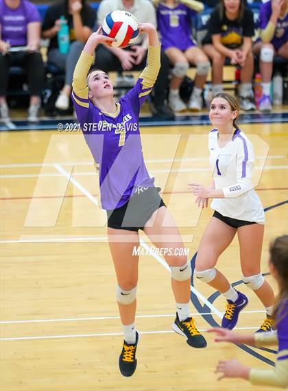 Thumbnail 1 in Perry vs Queen Creek (AIA 6A Round 1) photogallery.