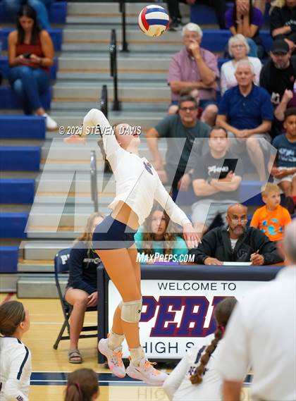 Thumbnail 1 in Perry vs Queen Creek (AIA 6A Round 1) photogallery.