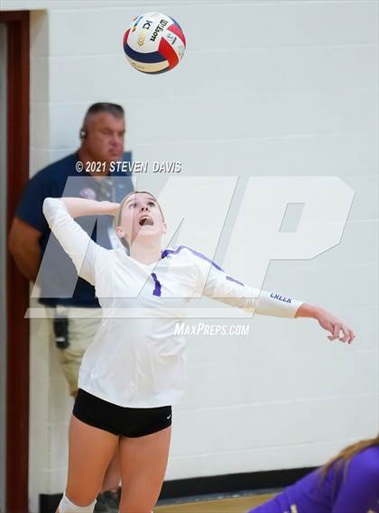 Thumbnail 3 in Perry vs Queen Creek (AIA 6A Round 1) photogallery.