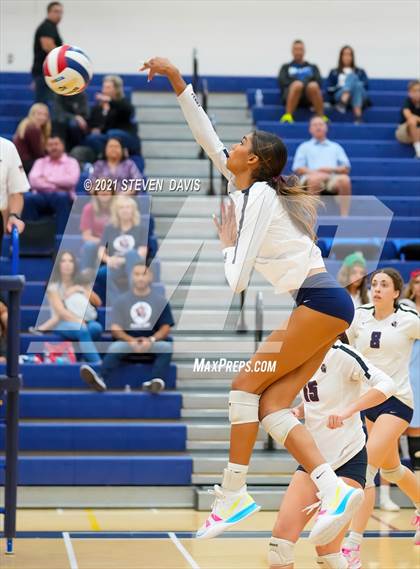 Thumbnail 3 in Perry vs Queen Creek (AIA 6A Round 1) photogallery.
