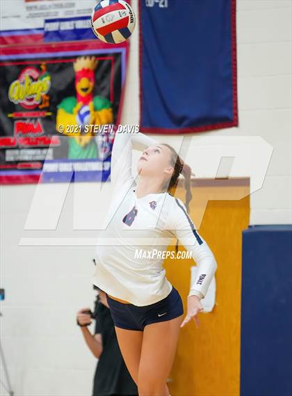 Thumbnail 2 in Perry vs Queen Creek (AIA 6A Round 1) photogallery.