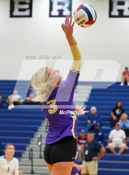 Thumbnail 1 in Perry vs Queen Creek (AIA 6A Round 1) photogallery.