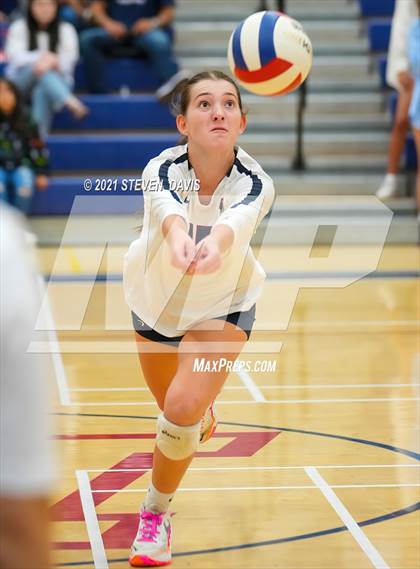 Thumbnail 2 in Perry vs Queen Creek (AIA 6A Round 1) photogallery.
