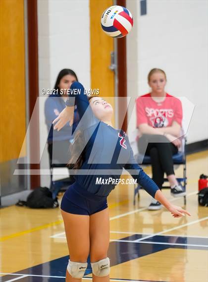 Thumbnail 2 in Perry vs Queen Creek (AIA 6A Round 1) photogallery.