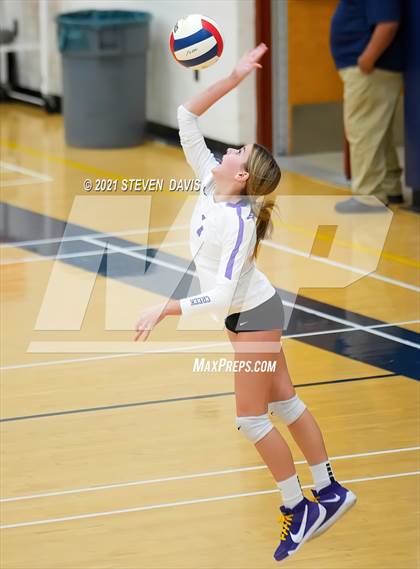 Thumbnail 1 in Perry vs Queen Creek (AIA 6A Round 1) photogallery.