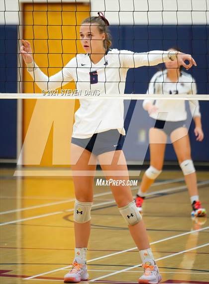 Thumbnail 1 in Perry vs Queen Creek (AIA 6A Round 1) photogallery.