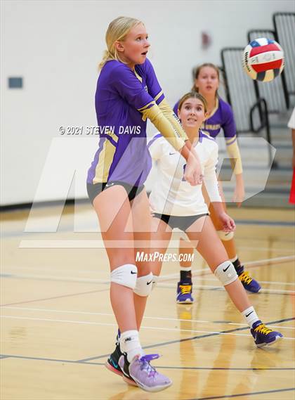 Thumbnail 1 in Perry vs Queen Creek (AIA 6A Round 1) photogallery.