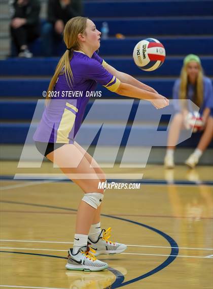 Thumbnail 1 in Perry vs Queen Creek (AIA 6A Round 1) photogallery.