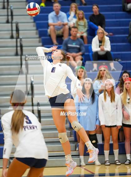 Thumbnail 1 in Perry vs Queen Creek (AIA 6A Round 1) photogallery.