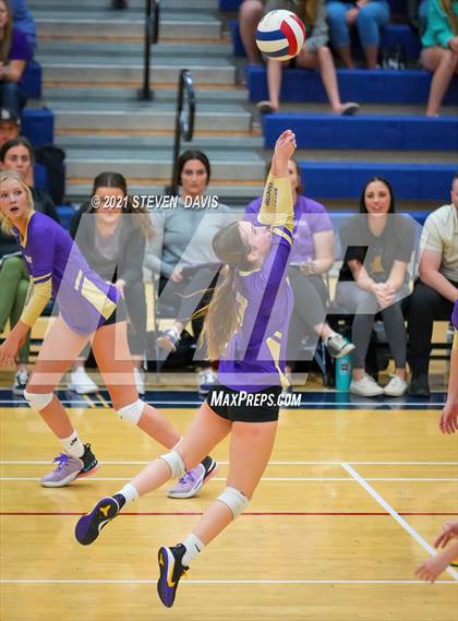 Thumbnail 1 in Perry vs Queen Creek (AIA 6A Round 1) photogallery.